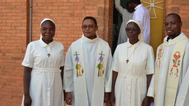 Profession perpétuelle et 25 ans de vie religieuse au Togo Profession perpétuelle et 25 ans de vie religieuse au Tog